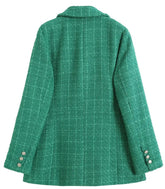 Blazer Feminino Tweed Elegante Texturizado, com bolsos frontais, botões metálicos e lapela clássica. Modelo confortável, sofisticado e versátil.